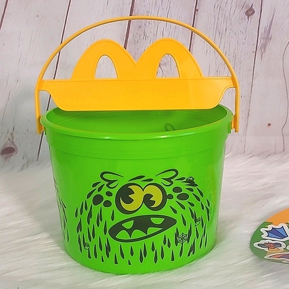 🆕️2024 Limited Edition McDonald's Boo Bucket Green Monster Plastic Collectible - Picture 10 of 10